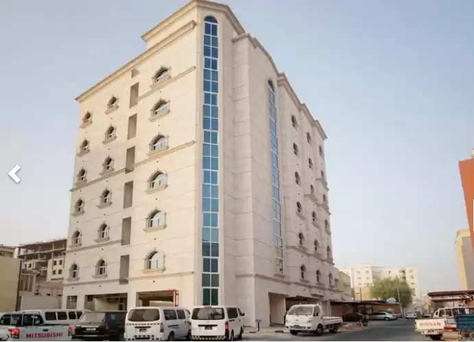 سكني عقار جاهز 3 غرف  مفروش شقة  للإيجار في السد , الدوحة #7839 - 1  صورة 